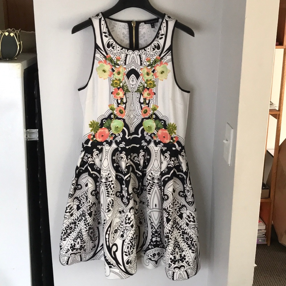 Juicy Couture Size 10 Women’s printed dress